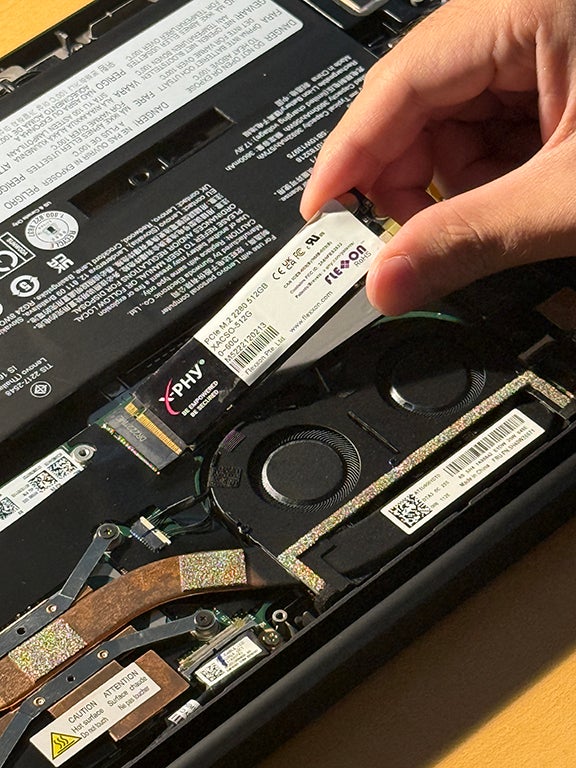 X-PHY, the world’s first SSD embedded with AI data security